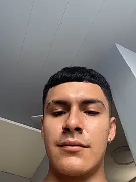 Leo_santoro live sex cam