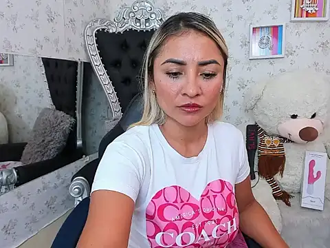 milf_bigass_'s cam snapshot