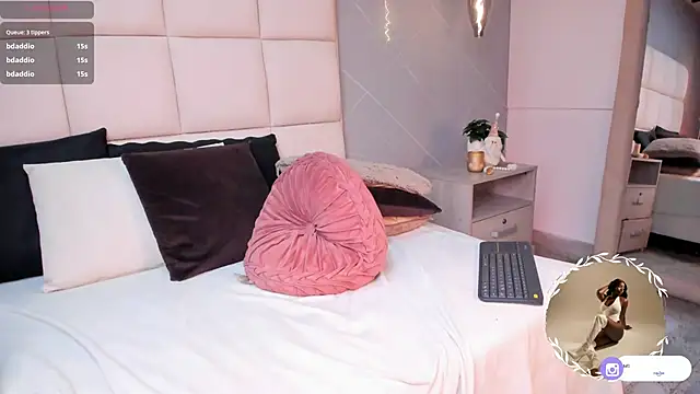 SaraMonroe1's cam snapshot