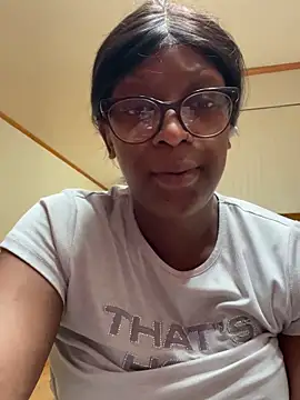 KLoveeee's cam snapshot