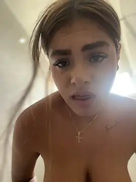 MayaMoanXXX's cam snapshot