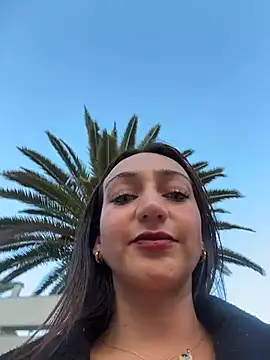 Ninabigtitied's cam snapshot