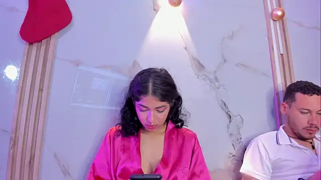 Aron_and_molly's cam snapshot