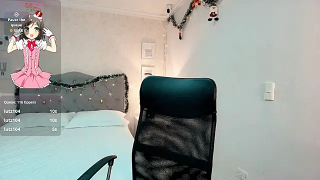 emmalove_doll's cam snapshot