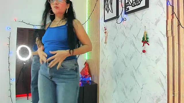 AnnaArela's cam snapshot