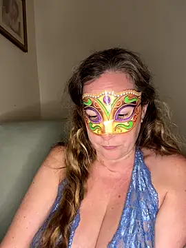 largeboobies30's cam snapshot