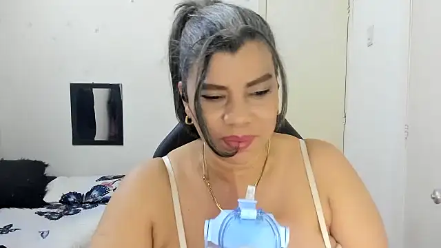 vikyadams's cam snapshot