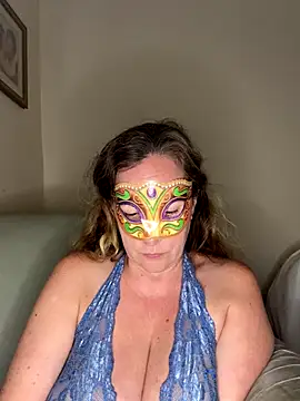 largeboobies30's cam snapshot