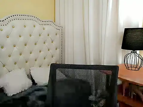 queen_lucinda live sex cam