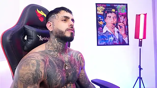 logan_hugh8 live sex cam