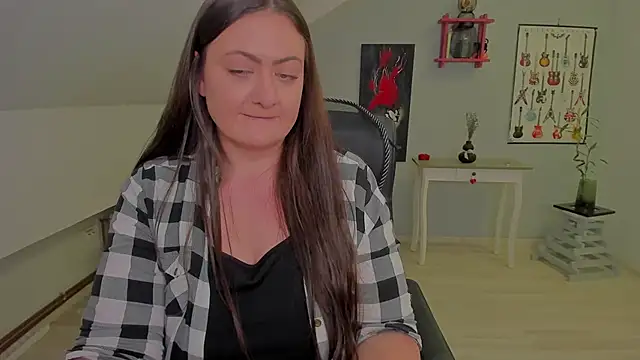 MistressDarrah's cam snapshot