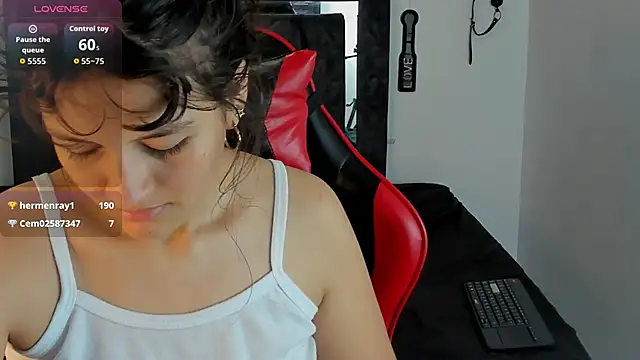 Mia_and_Kenai's cam snapshot