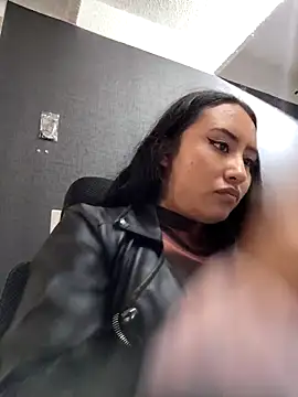 Venuz_Rivers_'s cam snapshot