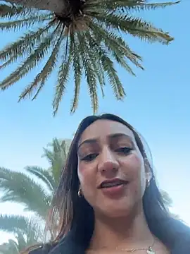 Ninabigtitied's cam snapshot