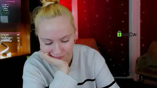 mila_glow1's cam snapshot