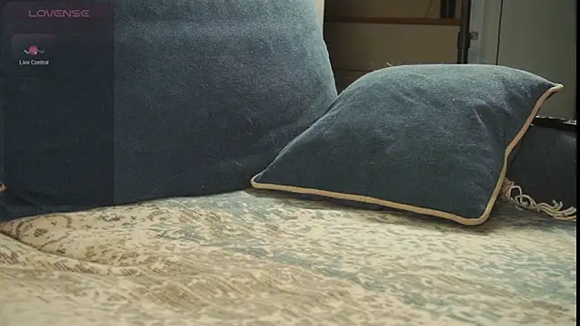 Born_to_Loveee's cam snapshot