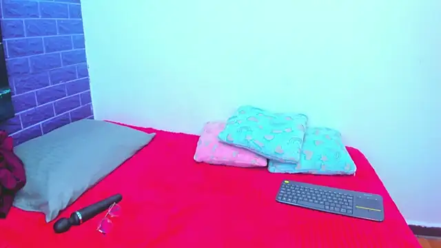 Cora_222's cam snapshot