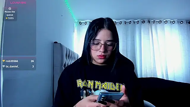 aliice_walker_'s cam snapshot