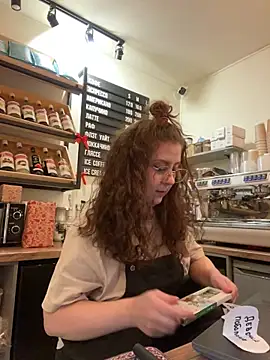 cinnabon_'s cam snapshot