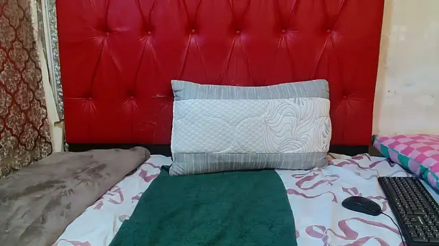 BondiBitch's cam snapshot