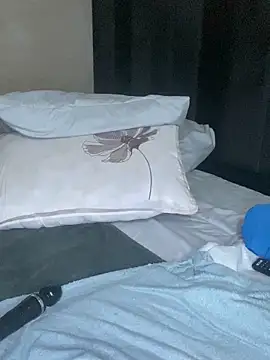 Curvyslut92's cam snapshot