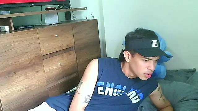 Glen_connor_11's cam snapshot