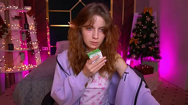 CuteeFoxy's cam snapshot