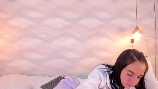 jazlin_angels1's cam snapshot