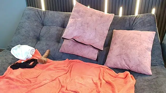 brunette_candyy_'s cam snapshot