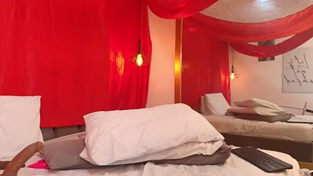 Salome_Adams1's cam snapshot