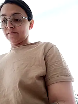 bri_ali's cam snapshot