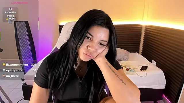 Lucy_Strong's cam snapshot