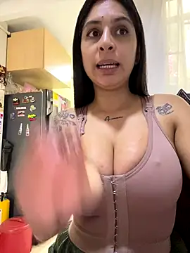 charlotte_stevenss_'s cam snapshot