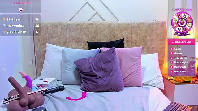 ashley__foxx_'s cam snapshot