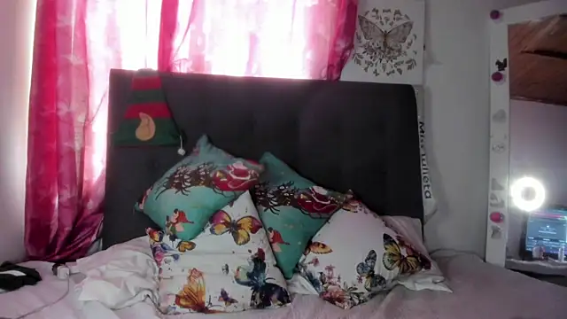 miss_julietaa's cam snapshot