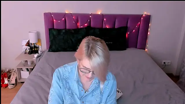 sabrinamacmarren's cam snapshot