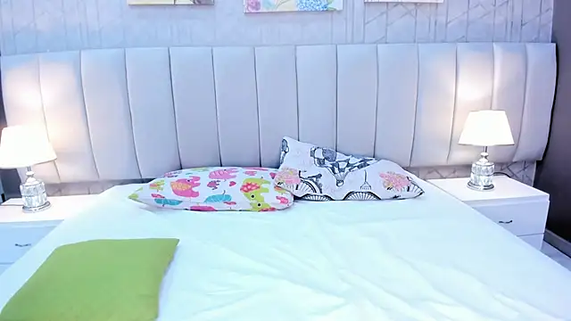 AlaiaDew's cam snapshot