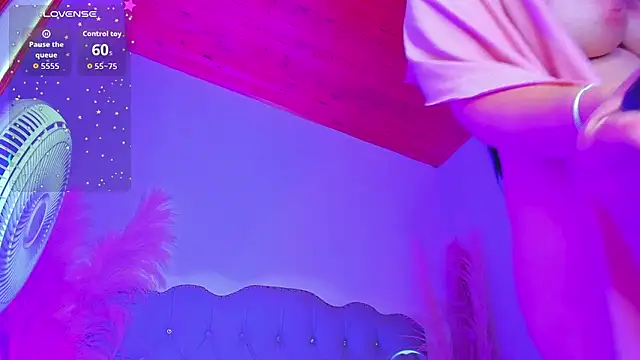 Tahiraa_'s cam snapshot