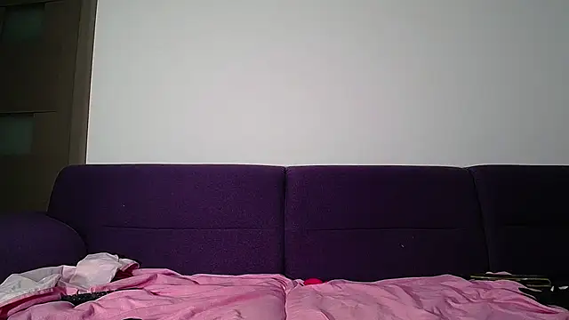 Julianna68 live sex cam