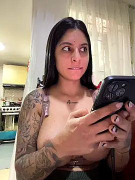 charlotte_stevenss_'s cam snapshot