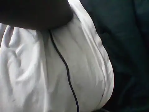 bas1cooks's cam snapshot