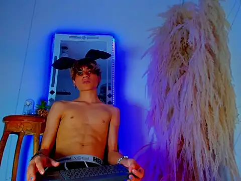 Leo_Glow's cam snapshot