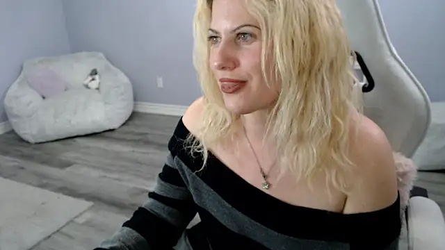 BellaStar84's cam snapshot