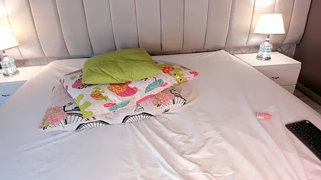 AlaiaDew's cam snapshot