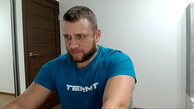 B-L-O-N-D's cam snapshot