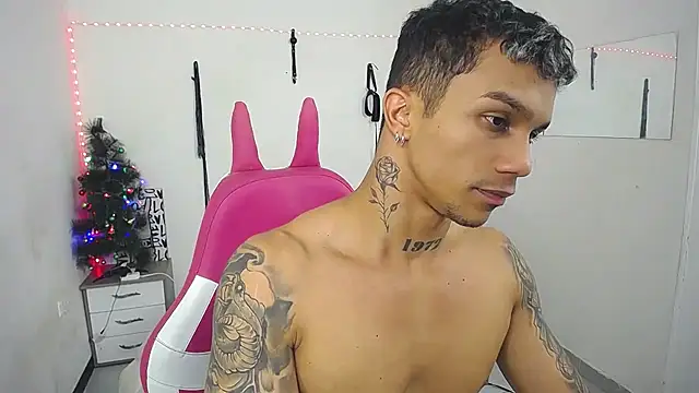 Leonard_Price live sex cam