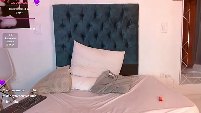 Desire_Evelyn's cam snapshot