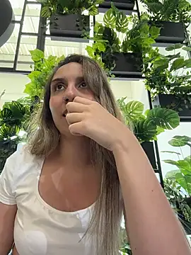 sarah_honey__ live sex cam