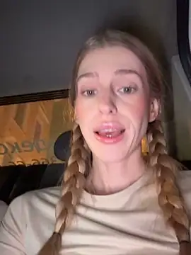 kira_mia live sex cam