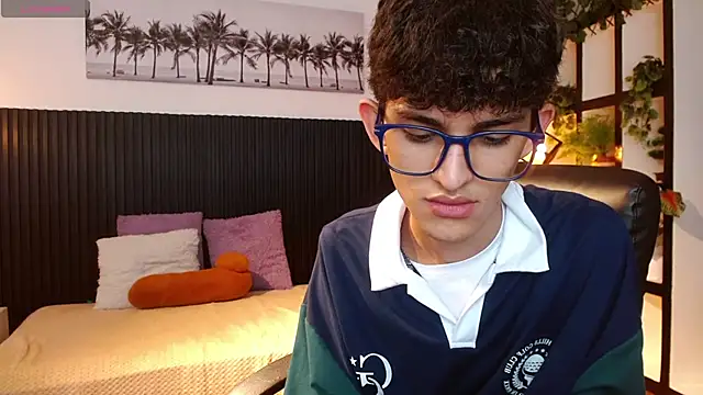 Michaelkoiv live sex cam